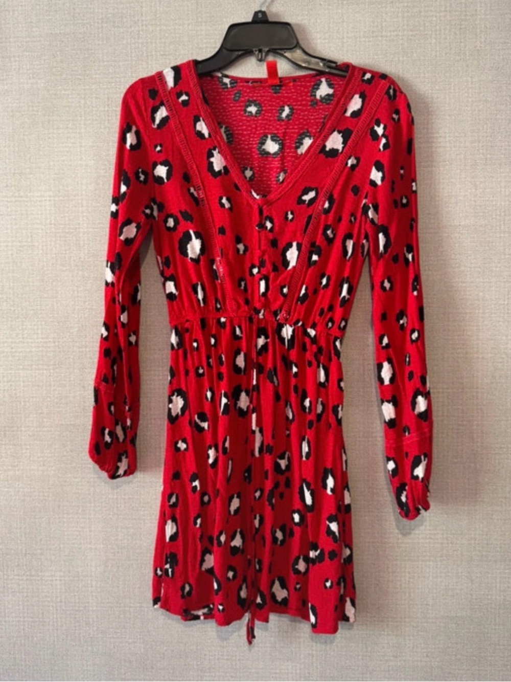 Chelsea & Violet Red Leopard-Print Long Sleeve V-Neck Dress
